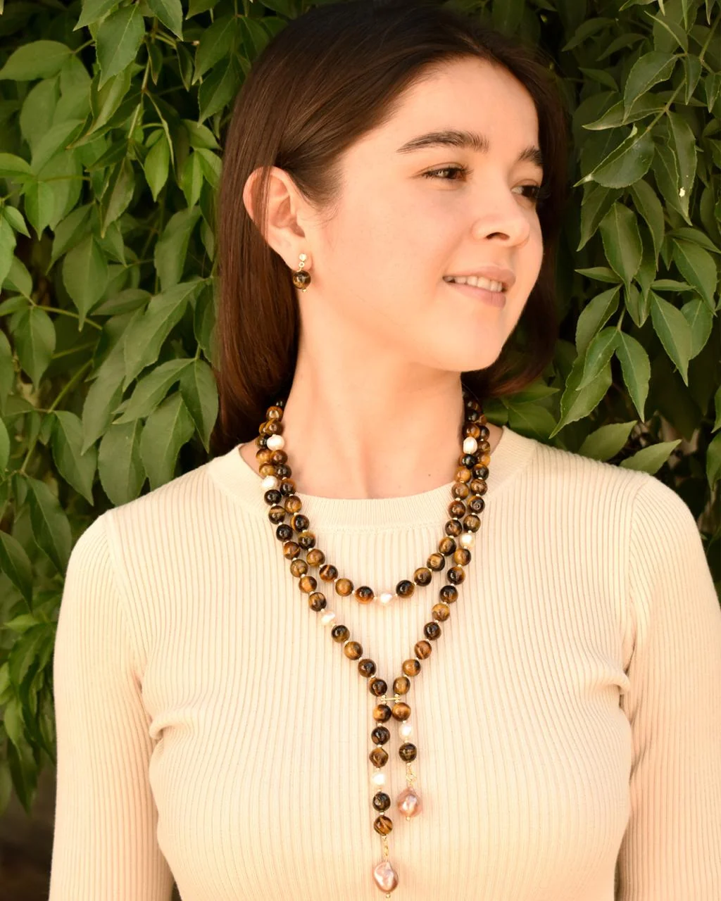 Persona usando joyería Florenciaga