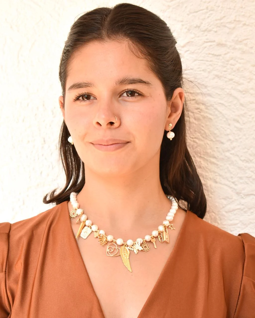 Persona usando joyería Florenciaga