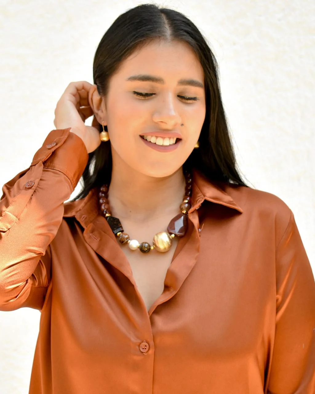 Persona usando joyería Florenciaga